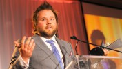 photo Tyler Labine